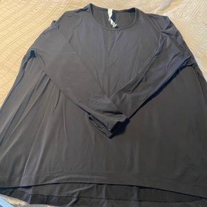 Lululemon size 8 long sleeve